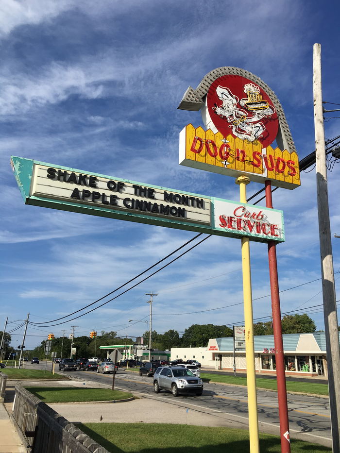 Dog n Suds (DogNSuds, Dog-N-Suds) - Norton Shores - 4221 Grand Haven Rd 2 (newer photo)